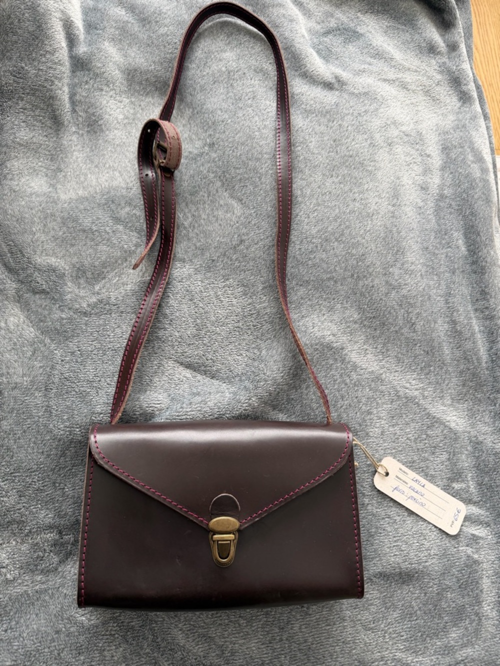 Taller Puntera Italian Genuine Leather Crossbody Bag with Contrast Stitching